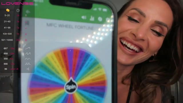 Gallery image thumbnail from Lilie's myfreecams stream on, 08/09/2023, 18:01 image 19 of 20
