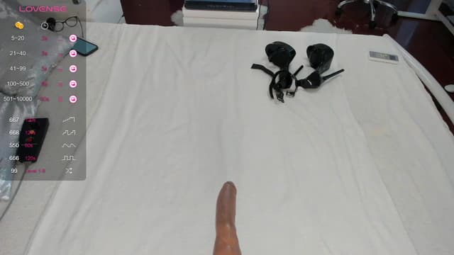 Gallery image thumbnail from Lilie's myfreecams stream on, 08/26/2023, 16:26 image 12 of 20