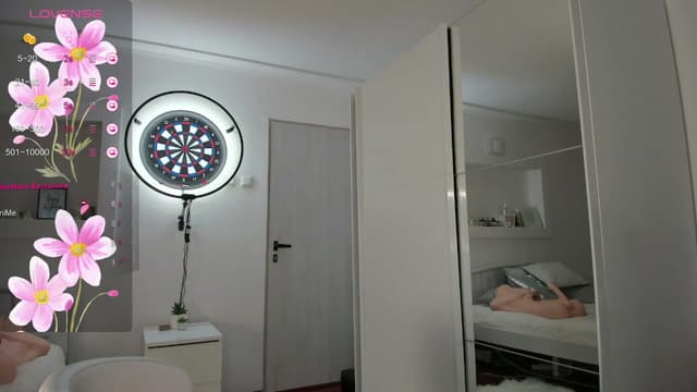 Gallery image thumbnail from Lilie's myfreecams stream on, 10/13/2023, 19:05 image 15 of 20