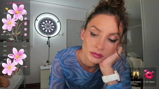 Gallery image thumbnail from Lilie's myfreecams stream on, 10/24/2023, 18:43 image 15 of 20