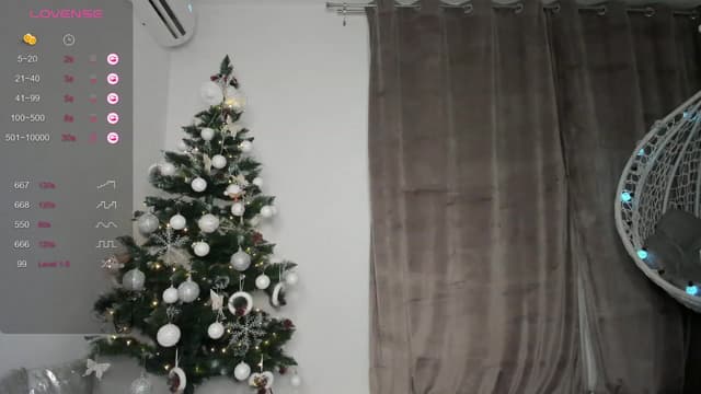 Gallery image thumbnail from Lilie's myfreecams stream on, 12/13/2023, 18:21 image 13 of 20