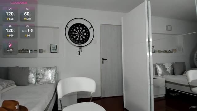 Gallery image thumbnail from Lilie's myfreecams stream on, 11/19/2024, 19:19 image 19 of 20