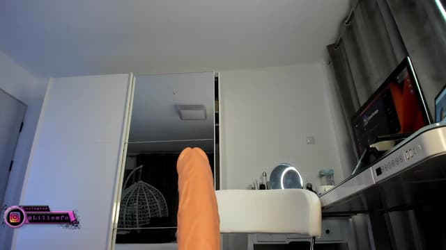Gallery image thumbnail from Lilie's myfreecams stream on, 12/20/2024, 20:02 image 10 of 20
