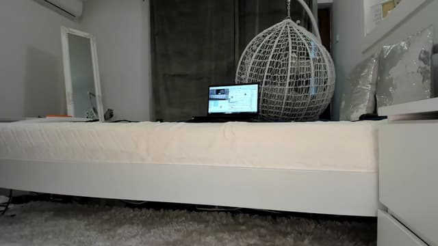 Gallery image thumbnail from Lilie's myfreecams stream on, 03/15/2025, 16:40 image 12 of 20