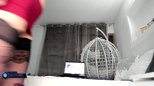 Gallery image thumbnail from Lilie's myfreecams stream on, 04/15/2025, 17:50 image 3 of 20
