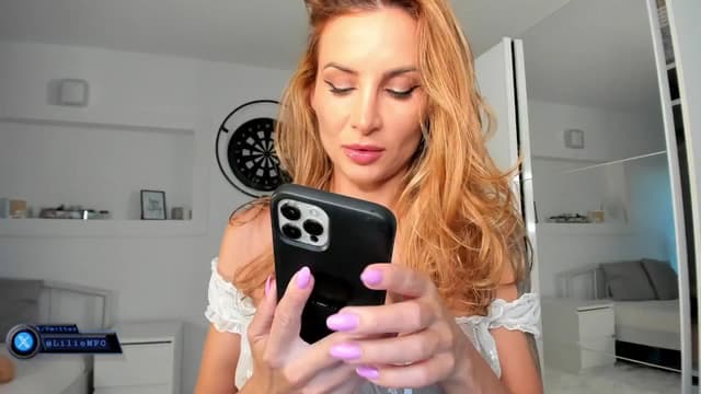 Gallery image thumbnail from Lilie's myfreecams stream on, 05/30/2025, 18:31 image 5 of 20