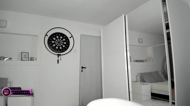 Gallery image thumbnail from Lilie's myfreecams stream on, 06/19/2025, 19:31 image 10 of 20