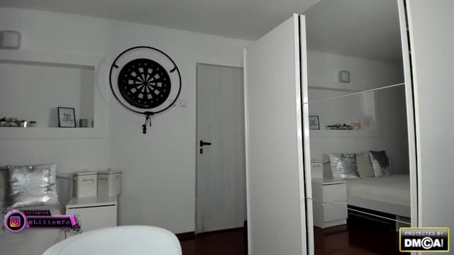 Gallery image thumbnail from Lilie's myfreecams stream on, 11/10/2025, 18:40 image 17 of 20