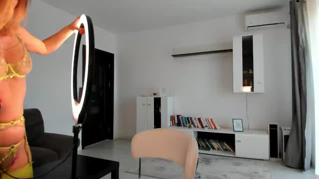 Gallery image thumbnail from Lilie's myfreecams stream on, 06/25/2026, 10:59 image 2 of 20
