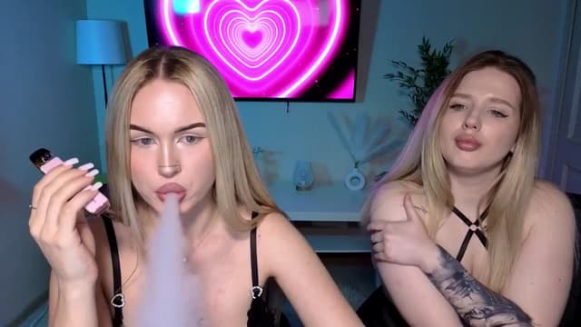 Gallery image thumbnail from Liora's myfreecams stream on, 04/10/2026, 16:27 image 3 of 20