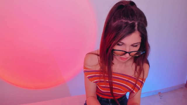 Gallery image thumbnail from LivM_'s myfreecams stream on, 05/07/2024, 08:26 image 10 of 20