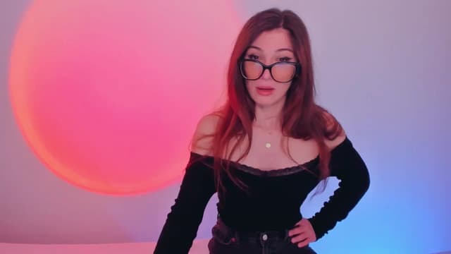 Gallery image thumbnail from LivM_'s myfreecams stream on, 05/09/2024, 08:26 image 2 of 20