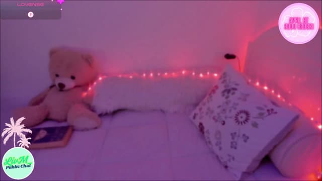 Gallery image thumbnail from LivM_'s myfreecams stream on, 04/03/2025, 09:05 image 10 of 20