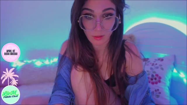 Gallery image thumbnail from LivM_'s myfreecams stream on, 04/26/2025, 08:48 image 15 of 20