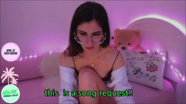 Gallery image thumbnail from LivM_'s myfreecams stream on, 04/27/2025, 08:30 image 13 of 20