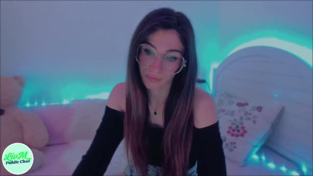 Gallery image thumbnail from LivM_'s myfreecams stream on, 05/09/2025, 08:47 image 10 of 20