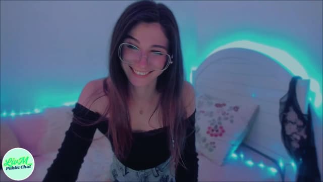 Gallery image thumbnail from LivM_'s myfreecams stream on, 05/09/2025, 08:47 image 15 of 20