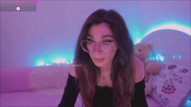 Gallery image thumbnail from LivM_'s myfreecams stream on, 05/14/2025, 08:39 image 1 of 20