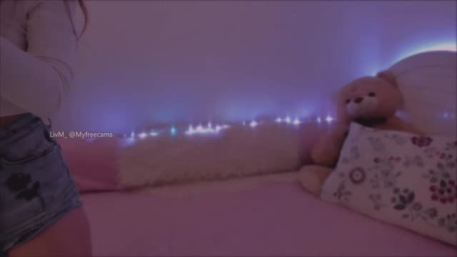 Gallery image thumbnail from LivM_'s myfreecams stream on, 05/19/2025, 08:15 image 4 of 20