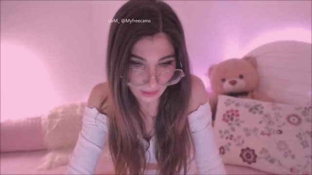 Gallery image thumbnail from LivM_'s myfreecams stream on, 06/02/2025, 07:10 image 17 of 20