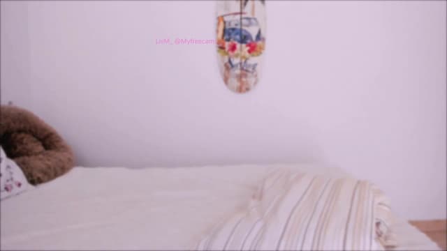 Gallery image thumbnail from LivM_'s myfreecams stream on, 07/29/2025, 08:59 image 15 of 20