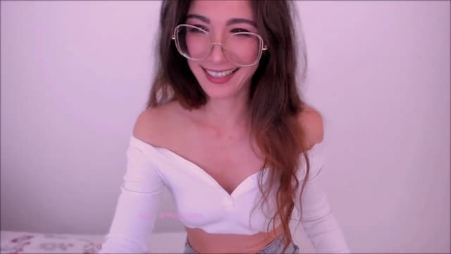 Gallery image thumbnail from LivM_'s myfreecams stream on, 08/10/2025, 07:15 image 12 of 20