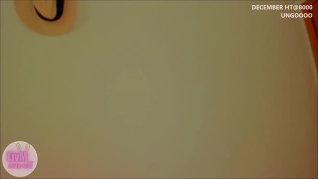Gallery image thumbnail from LivM_'s myfreecams stream on, 12/27/2025, 10:32 image 14 of 20