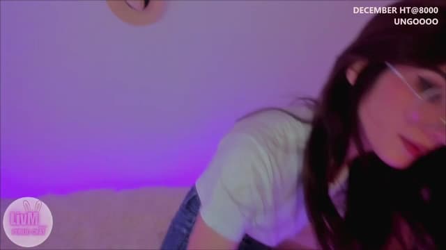 Gallery image thumbnail from LivM_'s myfreecams stream on, 12/28/2025, 10:09 image 17 of 20