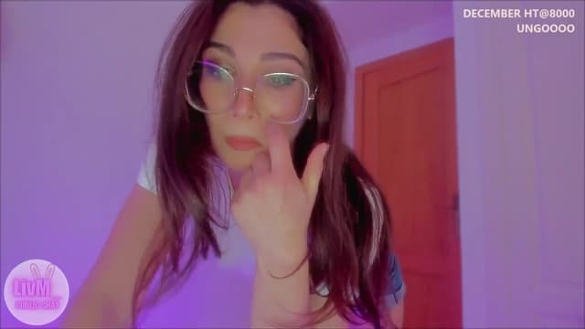 Gallery image thumbnail from LivM_'s myfreecams stream on, 12/28/2025, 10:09 image 14 of 20