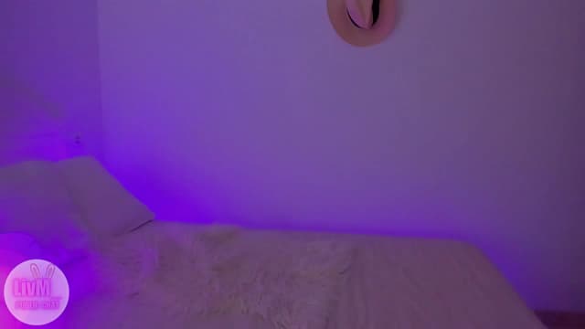 Gallery image thumbnail from LivM_'s myfreecams stream on, 01/12/2026, 10:08 image 2 of 20