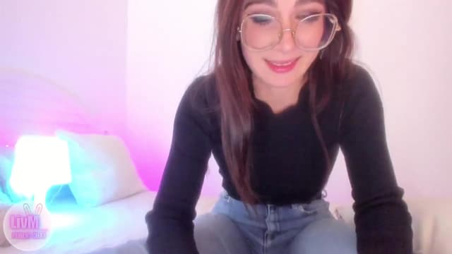 Gallery image thumbnail from LivM_'s myfreecams stream on, 02/01/2026, 11:09 image 14 of 20