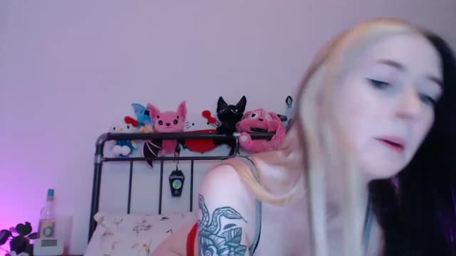 Gallery image thumbnail from Lucyy's myfreecams stream on, 12/09/2022, 23:49 image 20 of 20