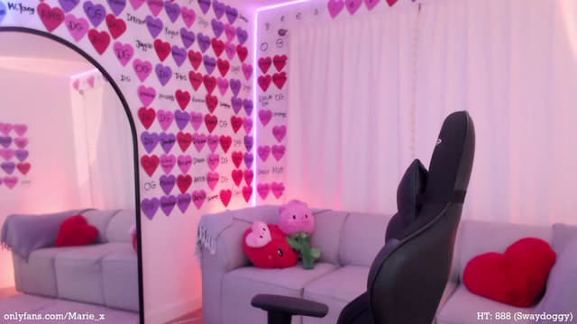 Gallery image thumbnail from Marie's myfreecams stream on, 03/01/2023, 05:32 image 12 of 20