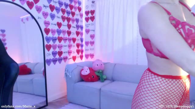 Gallery image thumbnail from Marie's myfreecams stream on, 03/01/2023, 08:09 image 2 of 20