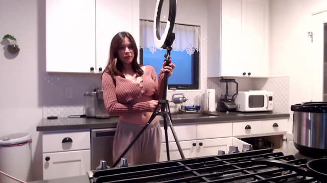 Gallery image thumbnail from Marie's myfreecams stream on, 03/30/2023, 04:09 image 7 of 20