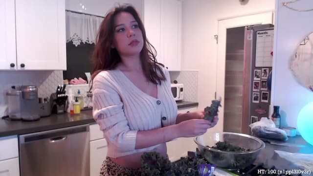Gallery image thumbnail from Marie's myfreecams stream on, 04/06/2023, 06:19 image 2 of 20