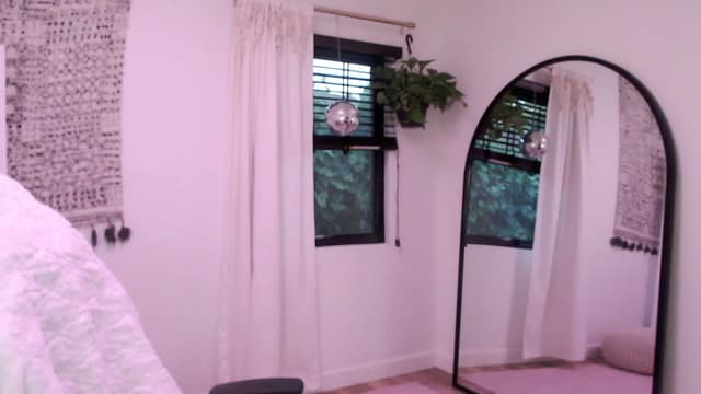Gallery image thumbnail from Marie's myfreecams stream on, 04/12/2023, 04:03 image 6 of 20