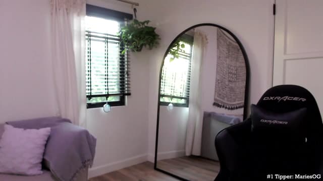 Gallery image thumbnail from Marie's myfreecams stream on, 05/17/2023, 02:32 image 4 of 20