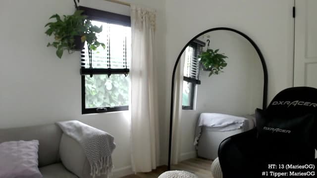 Gallery image thumbnail from Marie's myfreecams stream on, 06/06/2023, 24:03 image 2 of 20