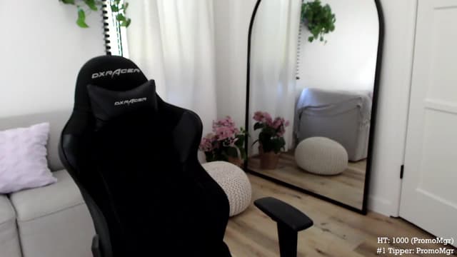 Gallery image thumbnail from Marie's myfreecams stream on, 07/11/2023, 23:03 image 17 of 20