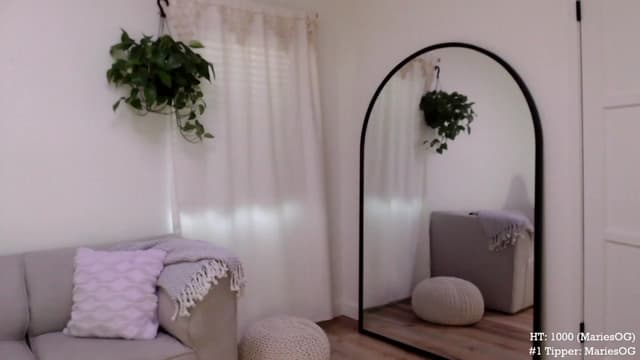 Gallery image thumbnail from Marie's myfreecams stream on, 08/31/2023, 03:46 image 4 of 20