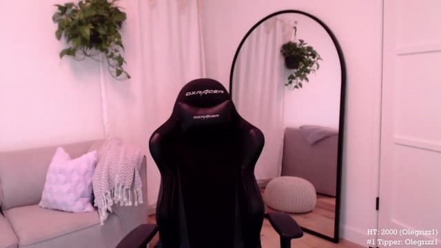 Gallery image thumbnail from Marie's myfreecams stream on, 09/29/2023, 02:49 image 11 of 20
