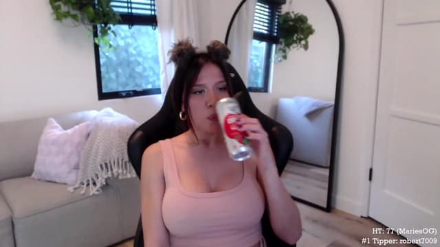 Gallery image thumbnail from Marie's myfreecams stream on, 10/03/2023, 02:34 image 1 of 20