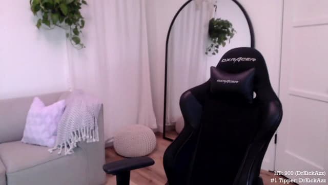 Gallery image thumbnail from Marie's myfreecams stream on, 10/03/2023, 04:10 image 1 of 20