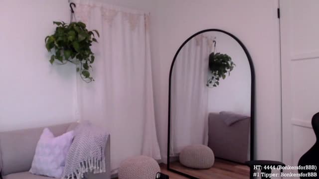 Gallery image thumbnail from Marie's myfreecams stream on, 10/03/2023, 04:31 image 1 of 20