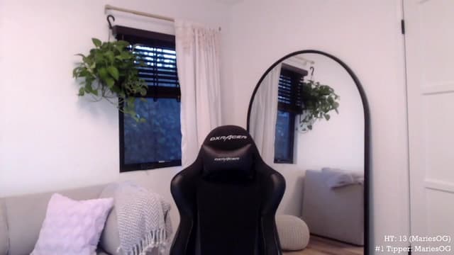 Gallery image thumbnail from Marie's myfreecams stream on, 10/04/2023, 02:48 image 1 of 20