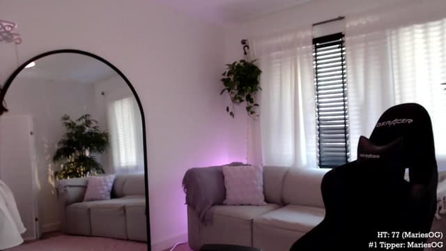 Gallery image thumbnail from Marie's myfreecams stream on, 11/06/2023, 23:18 image 13 of 20