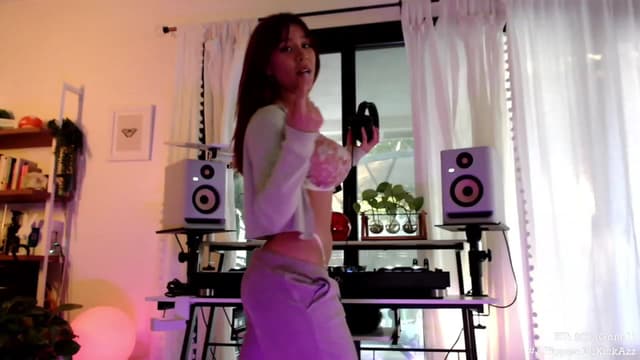 Gallery image thumbnail from Marie's myfreecams stream on, 11/11/2023, 24:52 image 7 of 20
