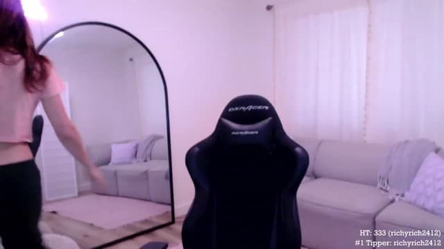 Gallery image thumbnail from Marie's myfreecams stream on, 11/15/2023, 22:07 image 18 of 20