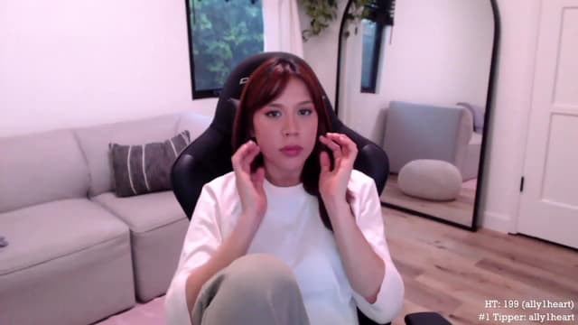 Gallery image thumbnail from Marie's myfreecams stream on, 12/06/2023, 01:01 image 14 of 20